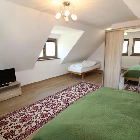 Mengsdorf 度假居 *